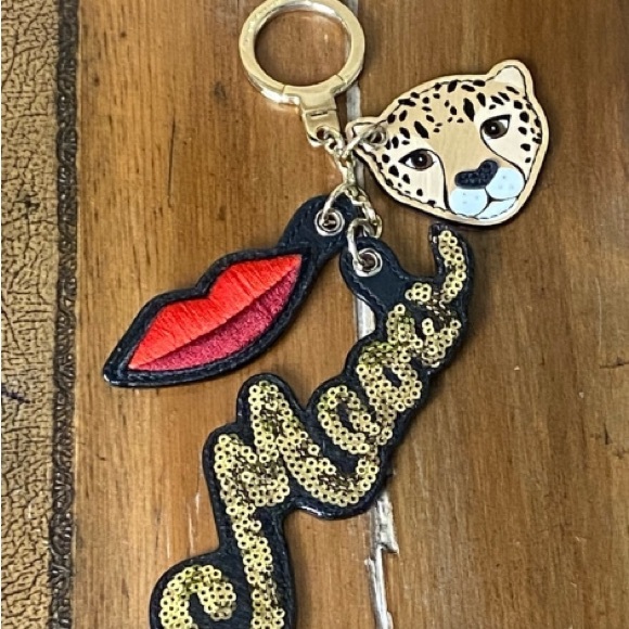 Kate Spade Run Wild Meow Novelty Gold and Red Key Holder/bag charm - Picture 7 of 7